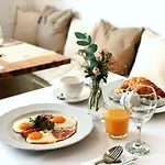 Hazai Provence Hotel