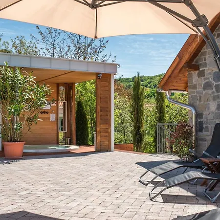 Hazai Provence 카폴츠